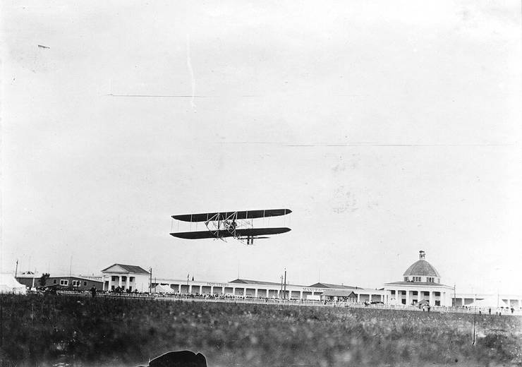 Model B in flight at an exhibition.