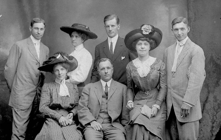 Group portrait with Walter Brookins (far right), Frank Coffyn (back row, center), Mrs. Coffyn (front row, left), Roy Knabenshue (far left), and others.