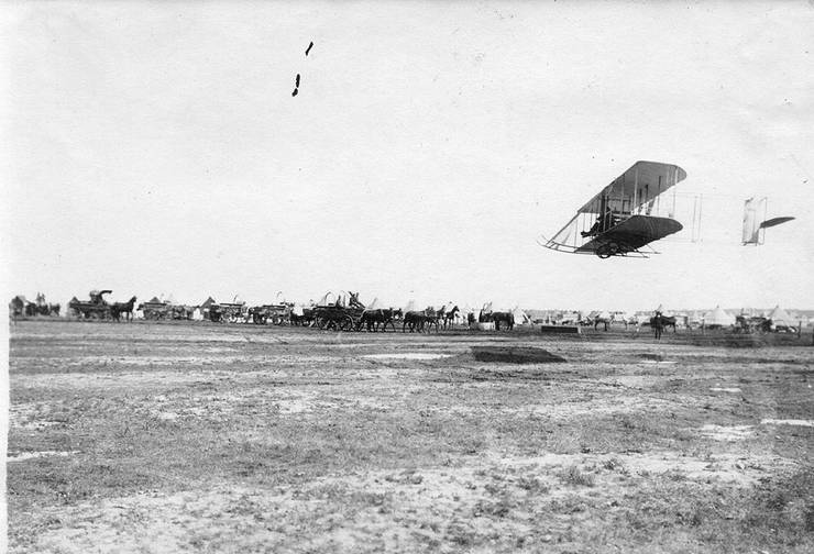 Frank Coffyn flying a Model B, Fort Sam Houston, Texas.