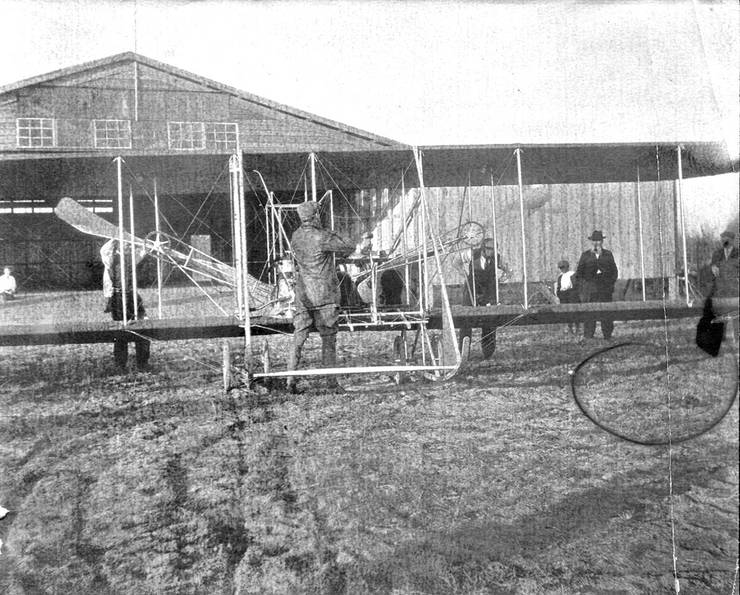 Frank Coffyn preparing a Wright Model B for flight.