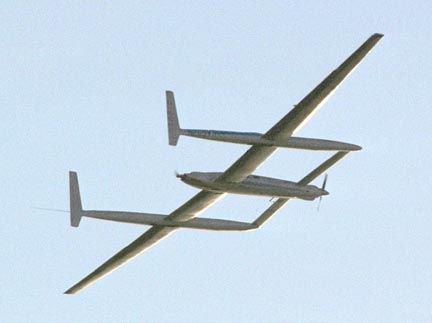 Voyager returns from nonstop world trip