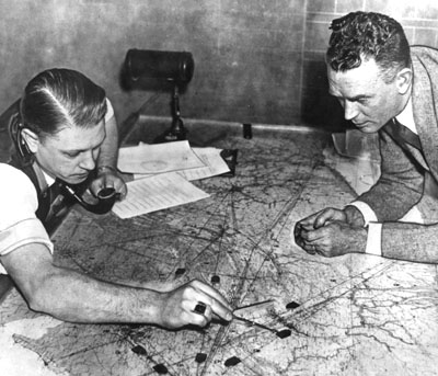 Controllers plot aircraft route